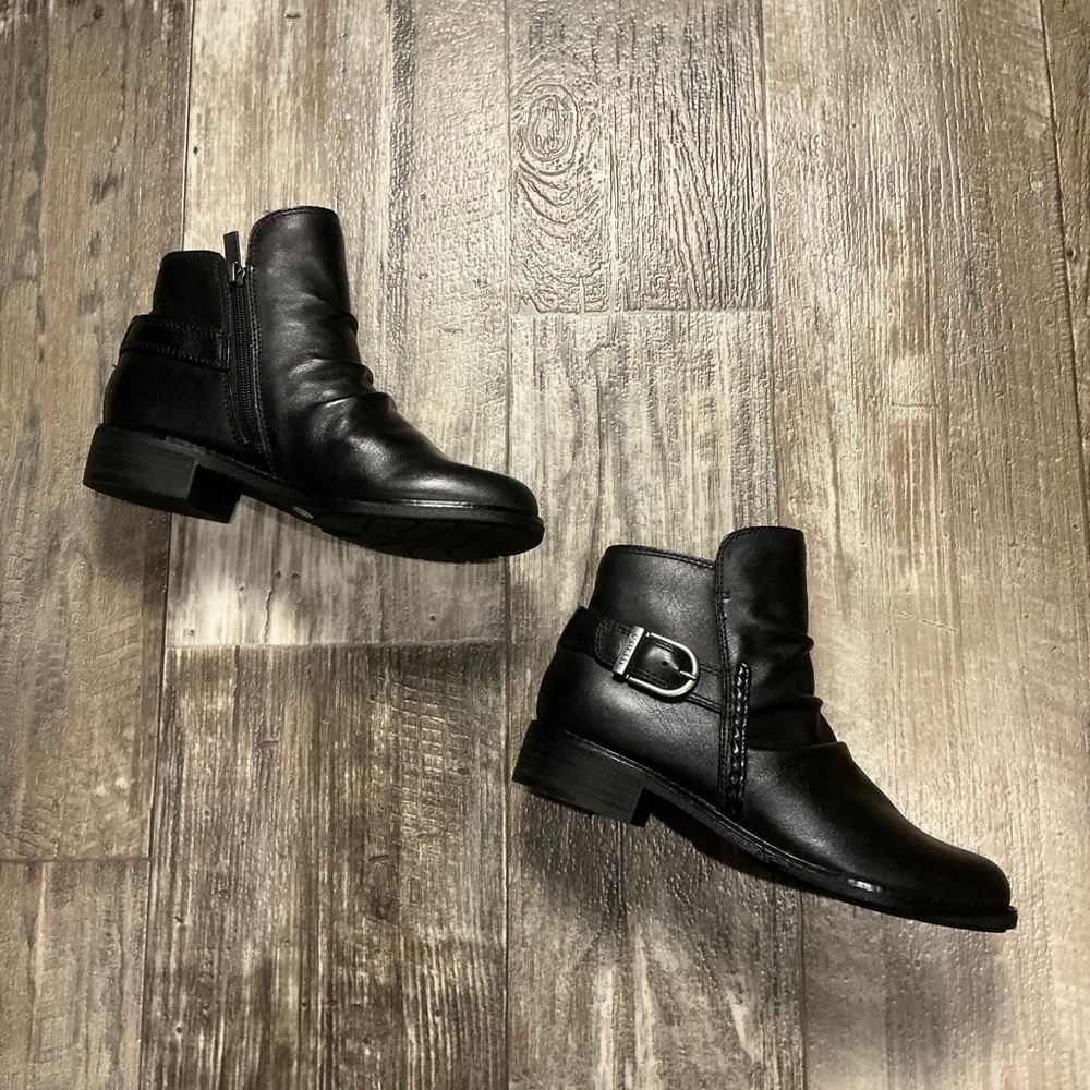 Earth Black Ankle Booties with Buckle Detail Size 6 - Picture 7 of 12